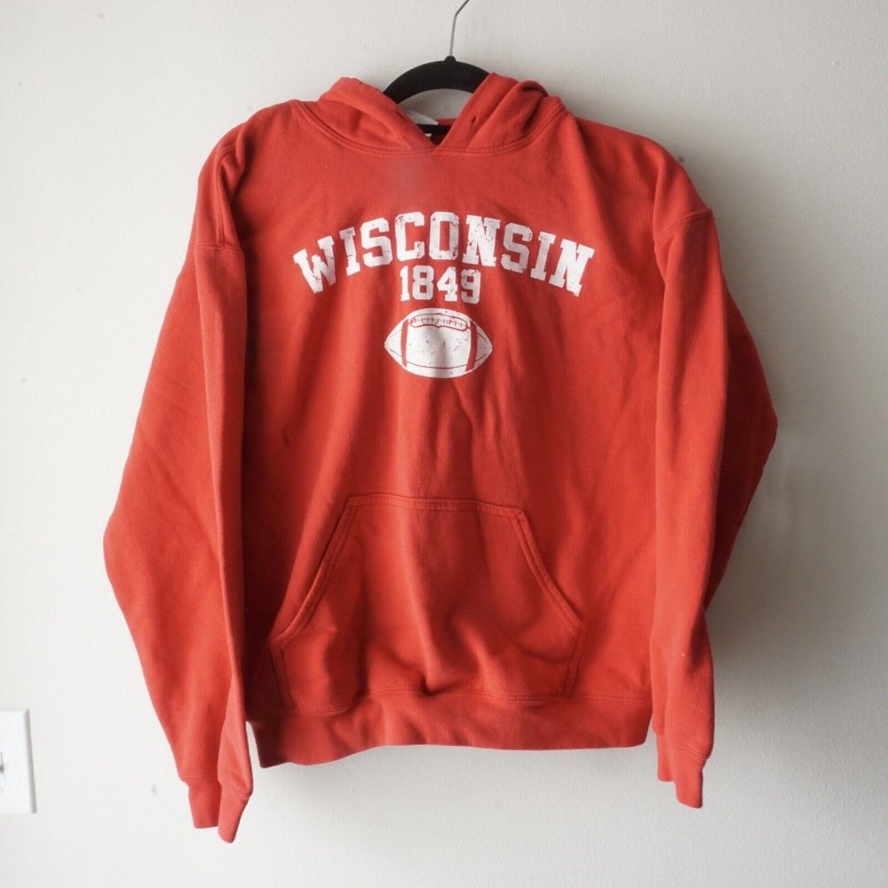 University of Wisconsin Badgers Sweatshirt Mens Size Medium. Cotton Heavyblend